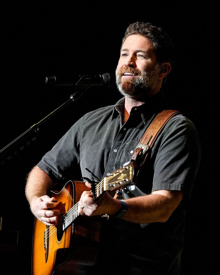 JOSH TURNER